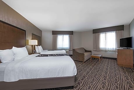 1 King Bed Deluxe Room Non-Smoking