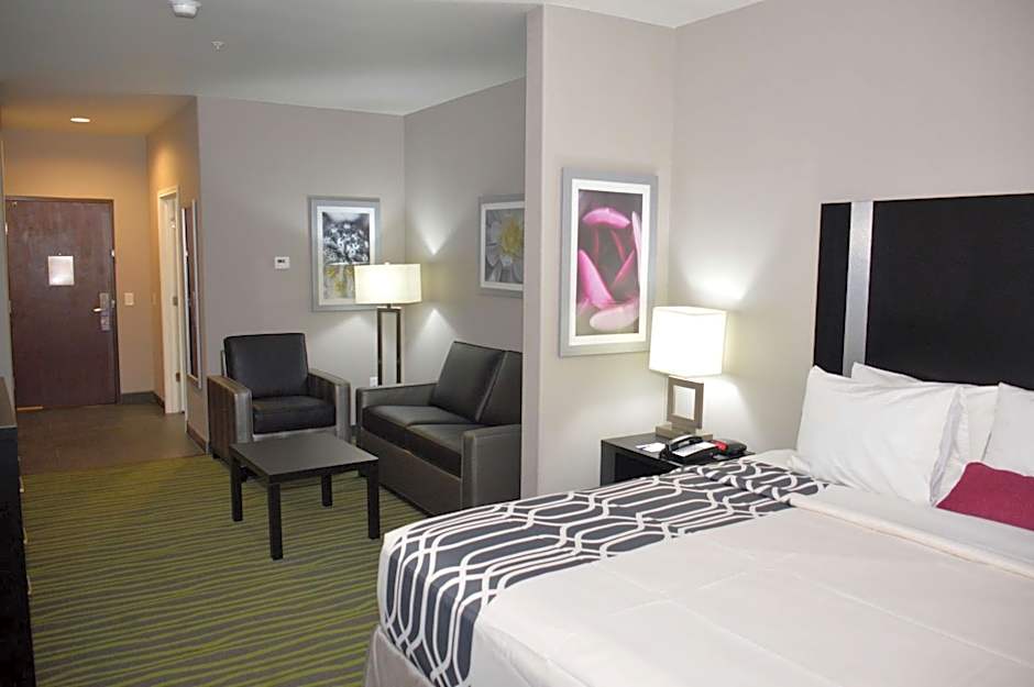 Photo 1 of 2 of 1 King Bed with Sofabed Suite