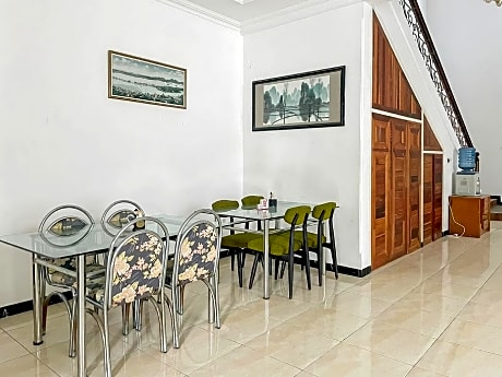 RedDoorz @ LeDug Tretes