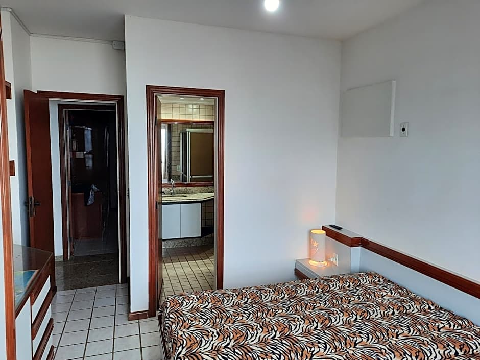 Apartamento BEIRA MAR VISTA TOTAL - SENSAÇÃO DE CASA TÉRREA A BEIRA MAR - COZINHA EQUIPADA -AIR FRYER -ÁREA DE CHURRASCO PRIVATIVA- TVS SMART- DISNEY PLUS E OUTROS-PRAIA IDEAL PARA CRIANÇAS-PET FRIENDLY-KIT PRAIA 4 PESSOAS