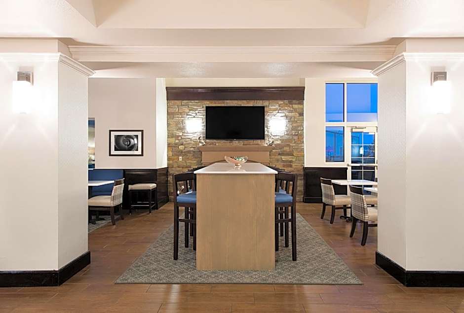 Holiday Inn Express Hotel & Suites Andover East 54 Wichita By IHG