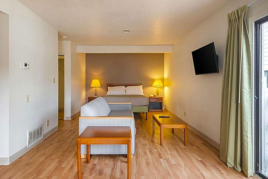 Studio 6-Greensboro, NC