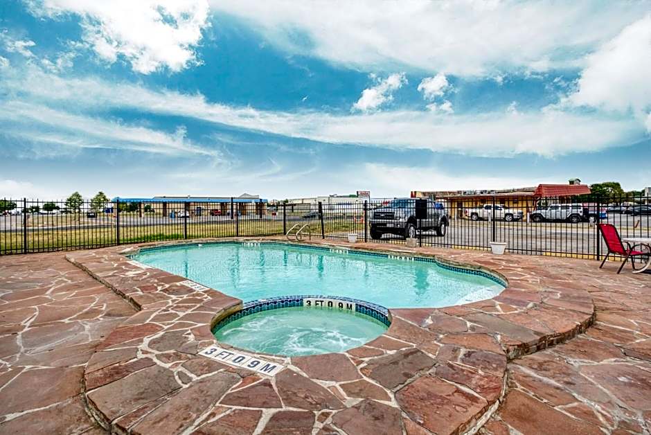 OYO Hotel San Antonio Lackland Air Force Base West