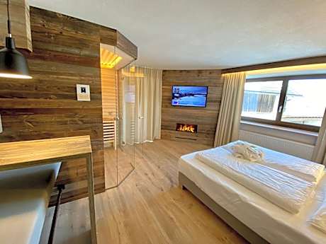 One-Bedroom Apartment with Balcony