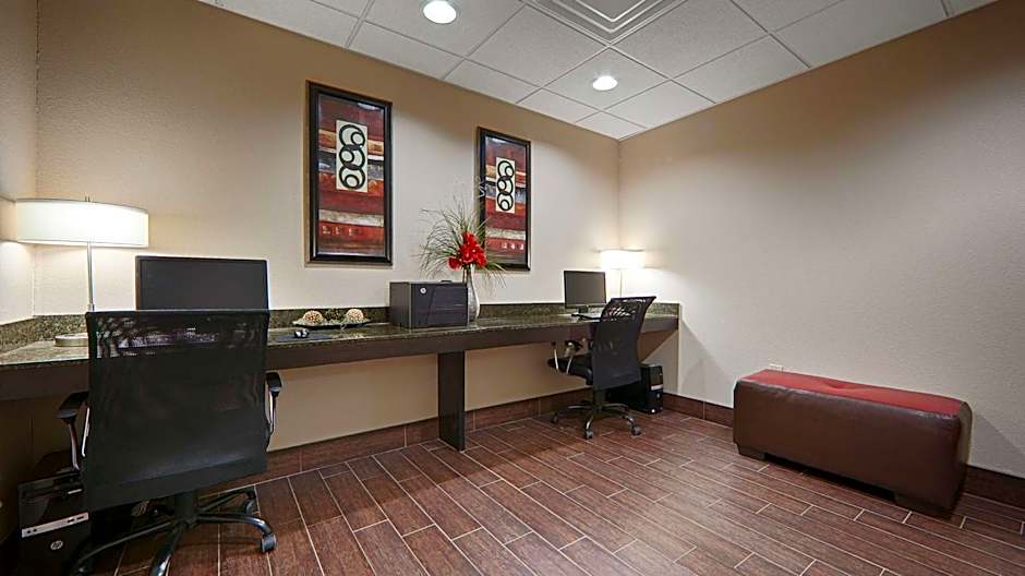 Best Western Plus Cushing Inn & Suites