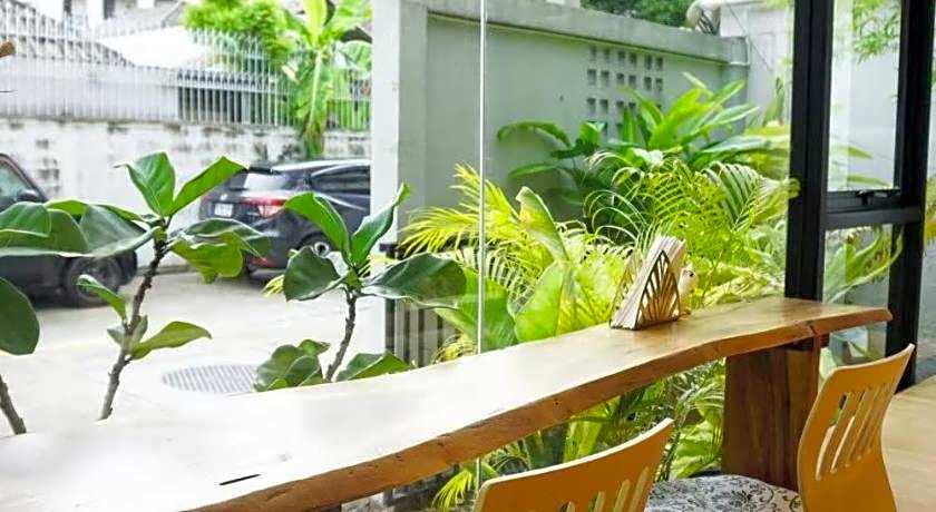 YOLO Bangkok Boutique Hotel