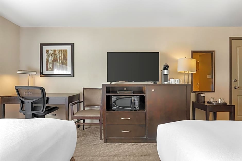 Best Western Plus Baker Street Inn