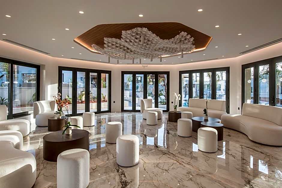 Noble Hotel & Suites - Adults Only