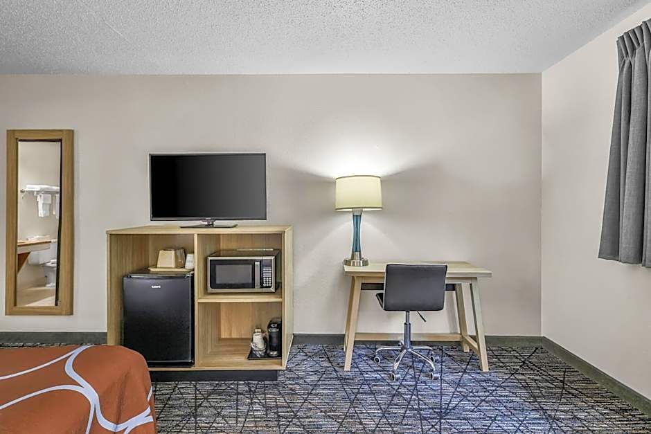 Super 8 by Wyndham East Stroudsburg/Poconos