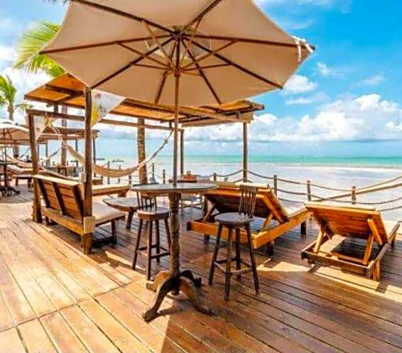 casa de praia com piscina para famílias