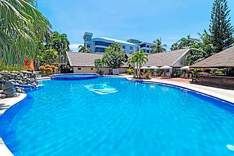 The Ritz Hotel at Garden Oases (Multiple-Use Hotel)