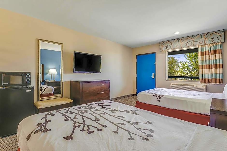 Econo Lodge Inn & Suites Enid South