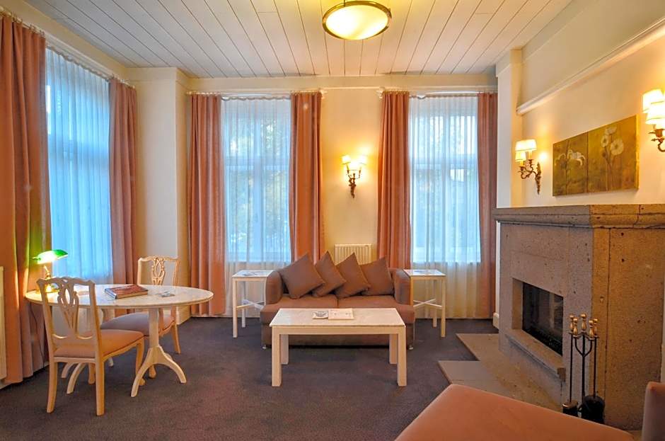 Photo 1 of 50 of Kar's Hotel