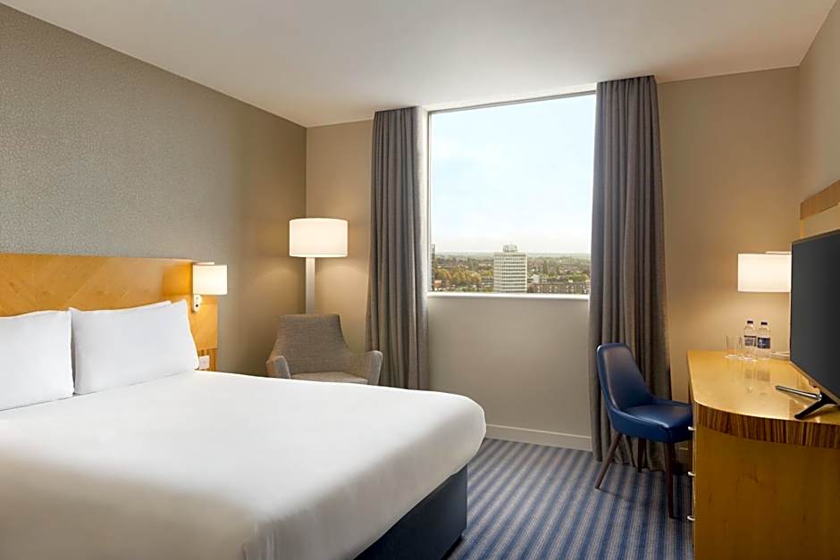 Ramada Hotel & Suites by Wyndham Coventry