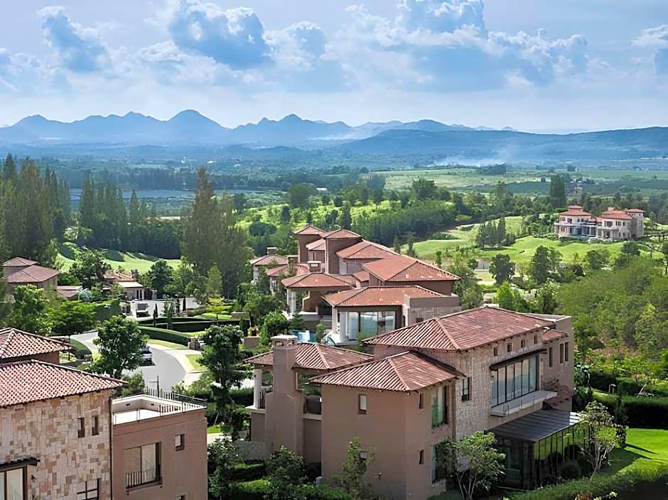 Toscana Valley Town Square Suites