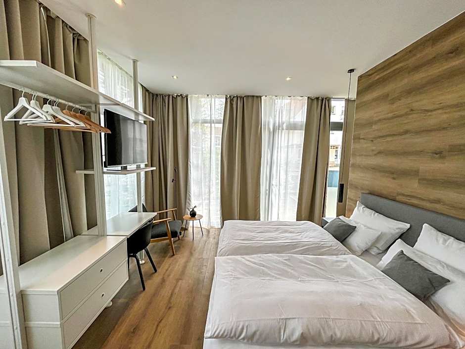 Glashaus mit 3 Gästezimmer