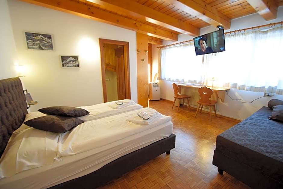 Albergo Miravalle-Tre Cime Views
