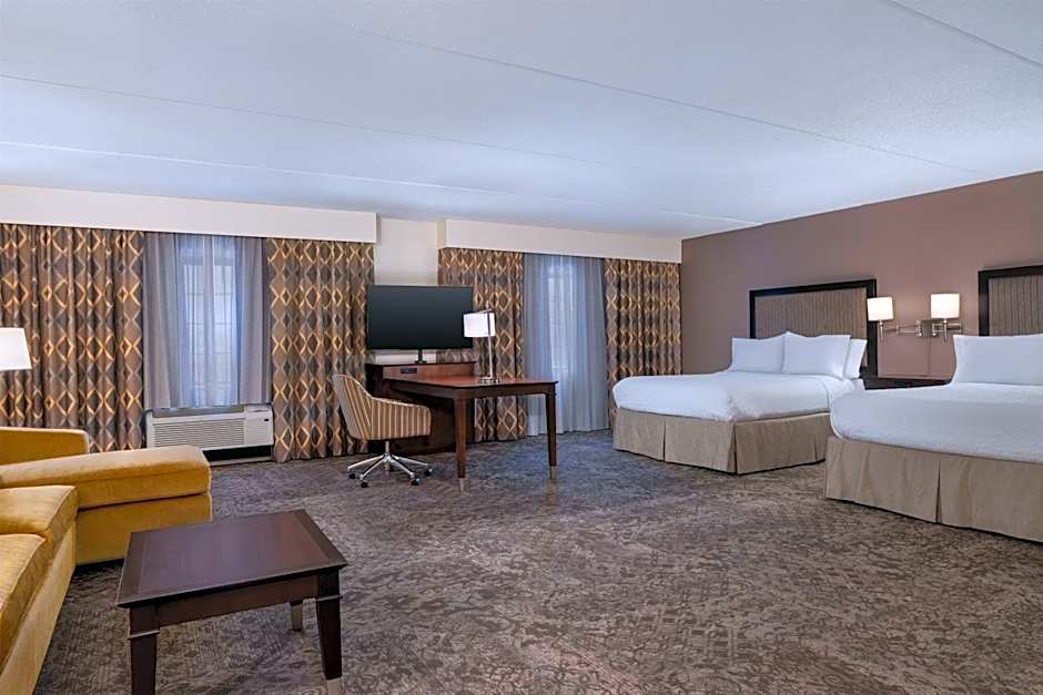 Hampton Inn & Suites Rockville Centre