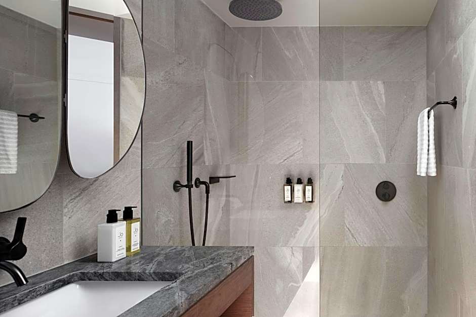 The Stratford, Autograph Collection