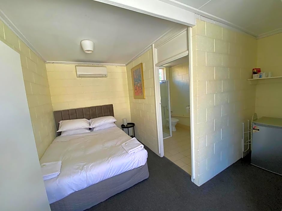 Broken Hill Hotel