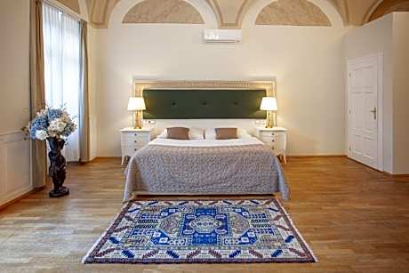 Little King Hotel U Malvaze