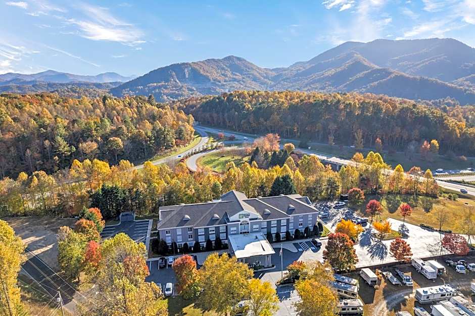 Holiday Inn Express & Suites Sylva - Western Carolina Area By IHG