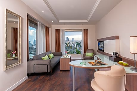 family room pool view