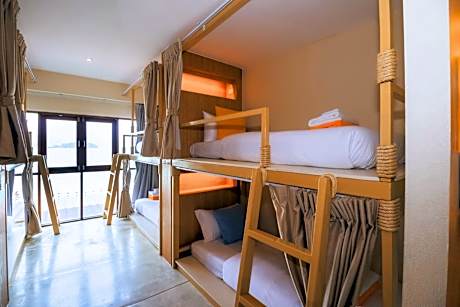 1 Single Bed in Mixed Dormitory