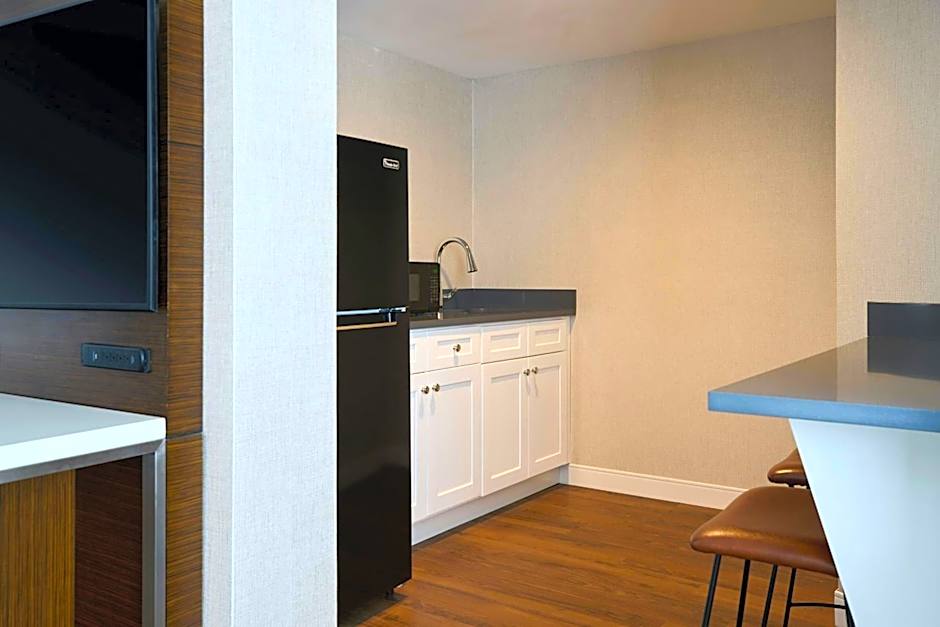Renaissance by Marriott Meadowlands Hotel