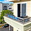 Beverly Hills Penthouse 2 BR Apt with Parking 407