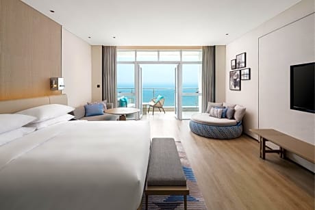 Premier, Guest room, 1 King, Ocean view, Balcony