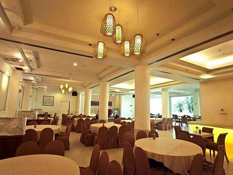 PLOY PALACE MUKDAHAN