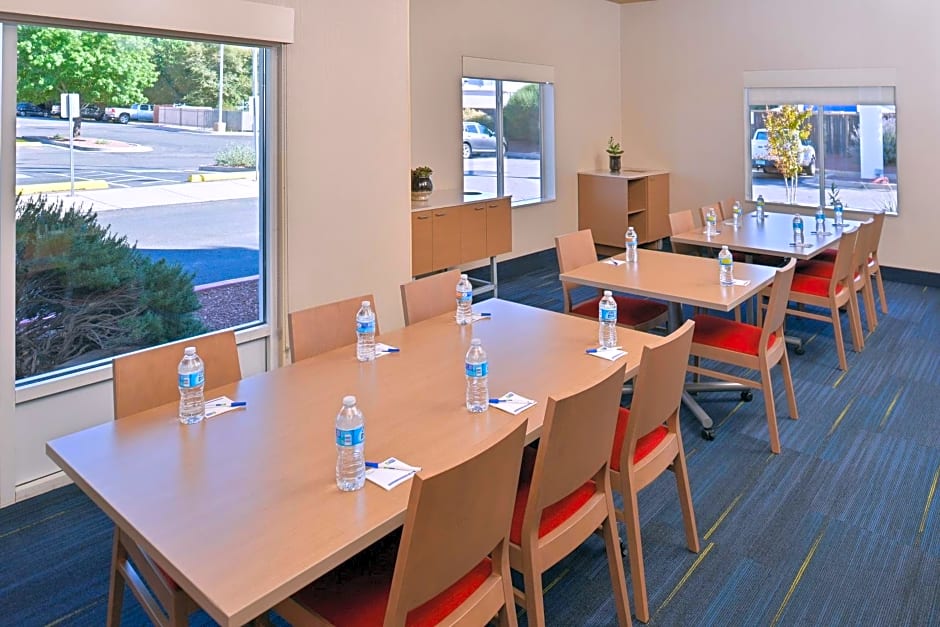 Holiday Inn Express Alburquerque N - Bernalillo