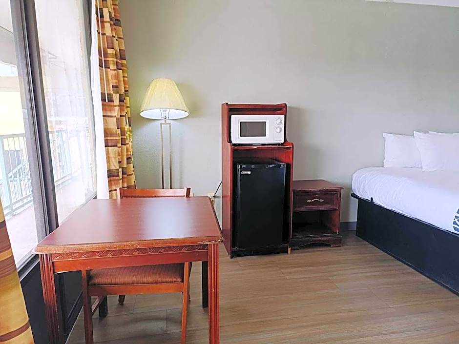 Capital O Travelers Inn Lawton Fort Sill