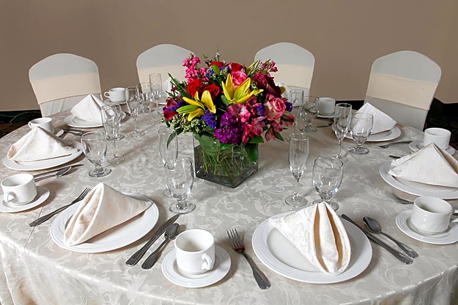 Holiday Inn Westbury-Long Island by IHG