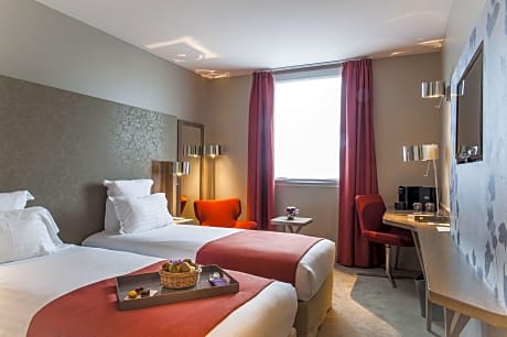 2 SINGLE BEDS,NSMK,SUPER,MINBR,SNDSYS