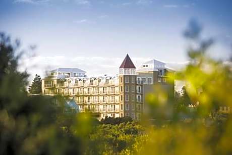 Deep Blue Hotel & Hot Springs