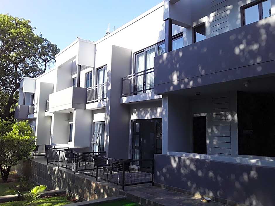La Orchard Hotel