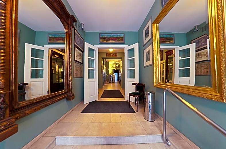Hotel Alef