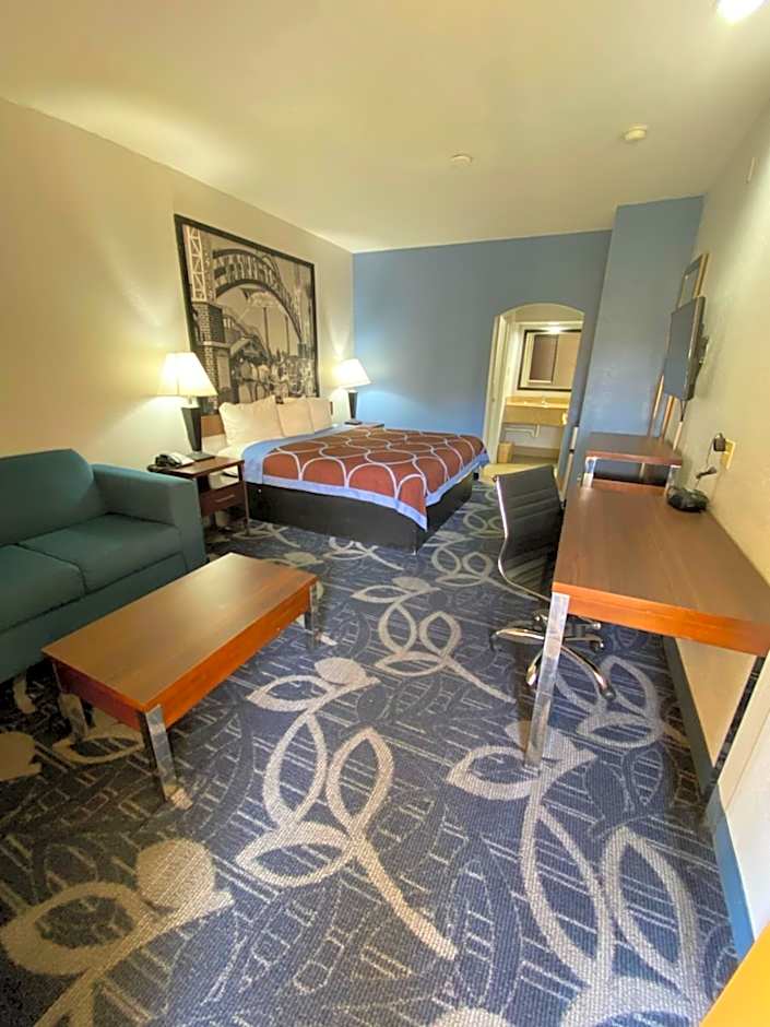 Super 8 by Wyndham Houston Hobby Airport South – Houston, TX