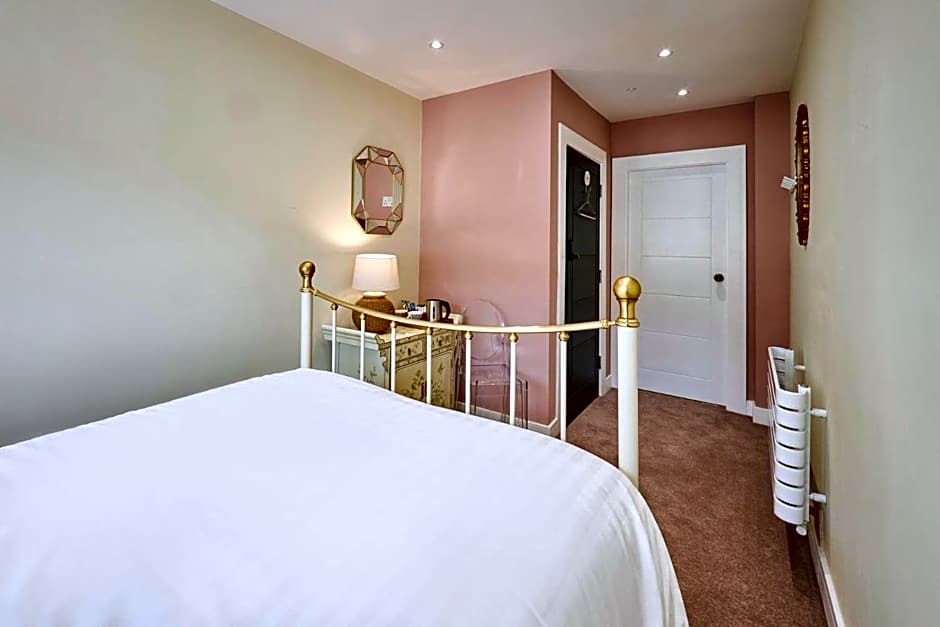 The Believe Boutique (Believe Bar & Bedrooms)