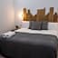 GOMEZ ROOMS