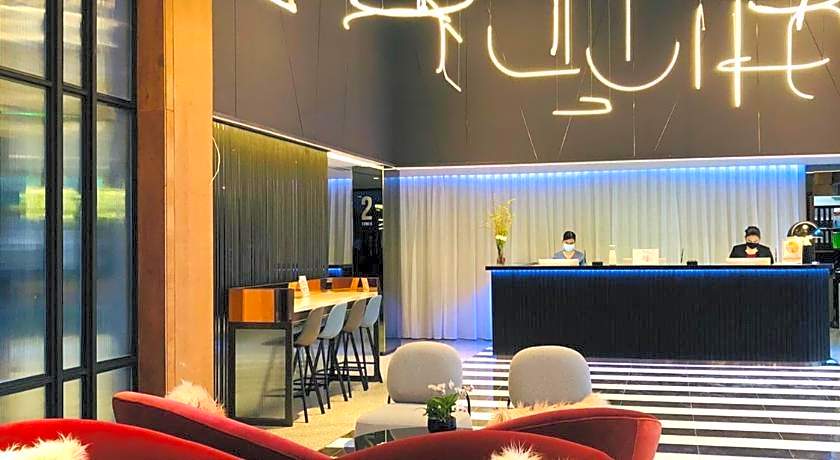 The Quarter Silom by UHG