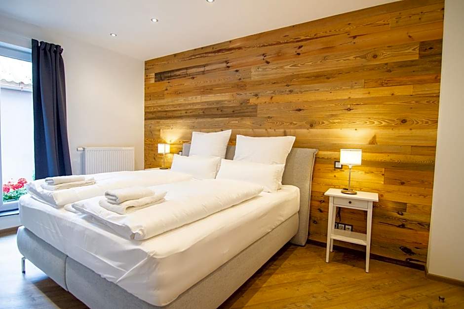 Schiefer Suite Hotel & Apartments