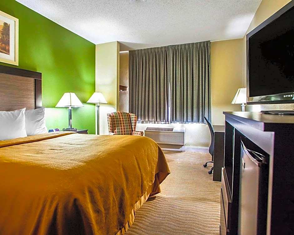 Quality Inn & Suites Champaign North - Urbana