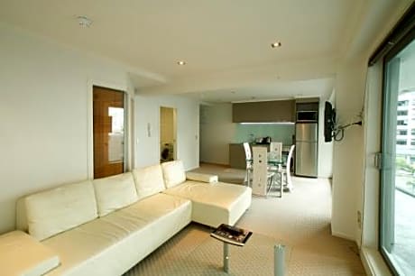 Superior One-Bedroom Apartment