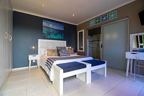 Suite with Mountain View