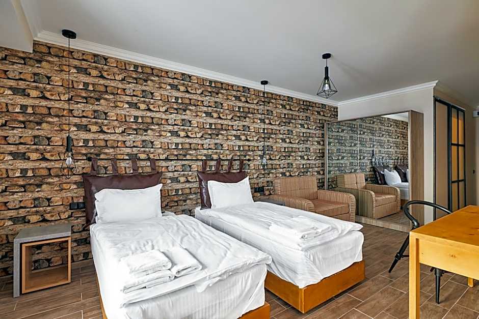 Photo 1 of 8 of Executive 2 Beds