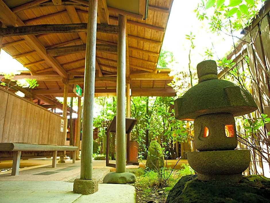 Yufuin Kutsurogi No Yado Nanakawa