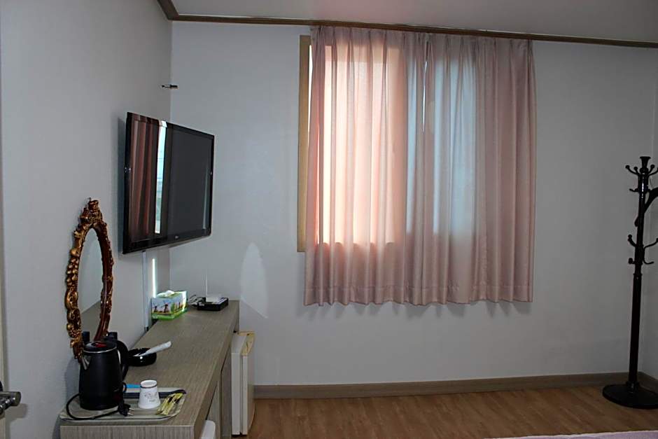 Gipoong Hotel